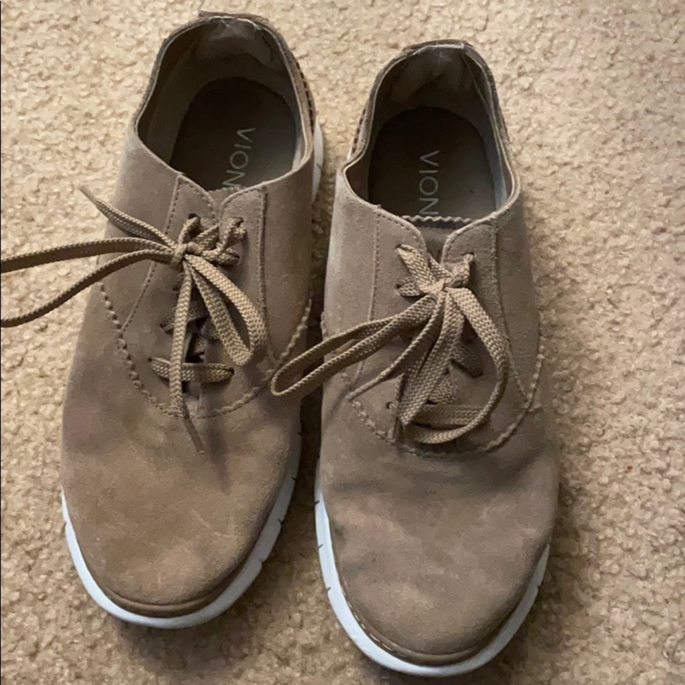 Vionic Sneakers